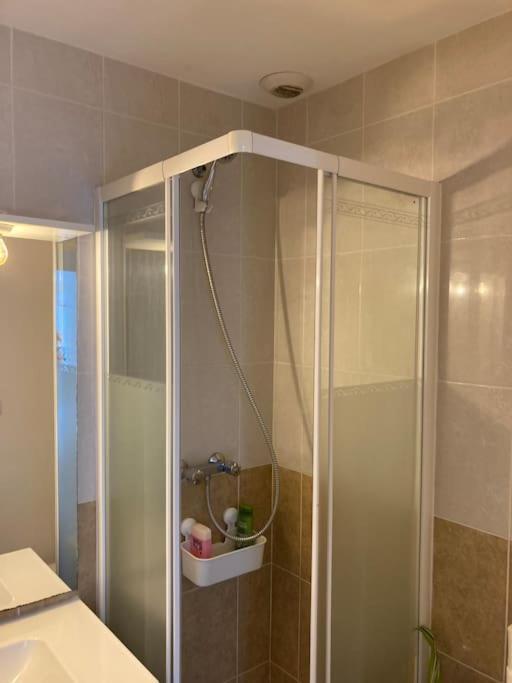 Appartement 1 Chambre Proximite Port De Commerce Et Gare Sncf Brest Luaran gambar