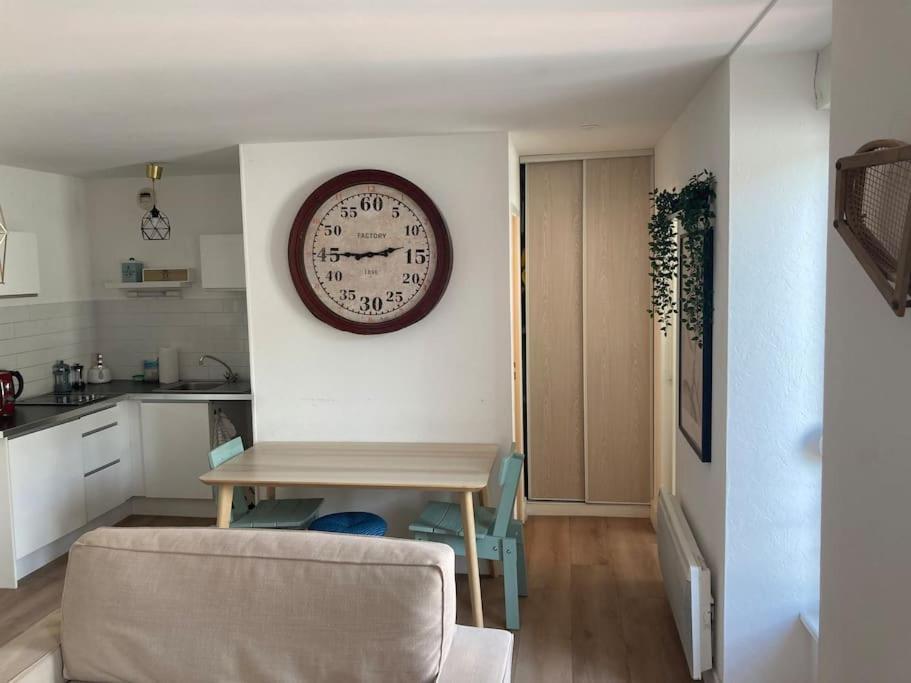 Appartement 1 Chambre Proximite Port De Commerce Et Gare Sncf Brest Luaran gambar
