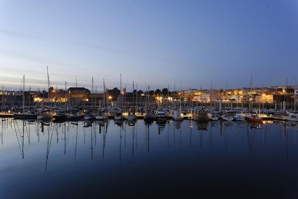 Appartement 1 Chambre Proximite Port De Commerce Et Gare Sncf Brest Luaran gambar