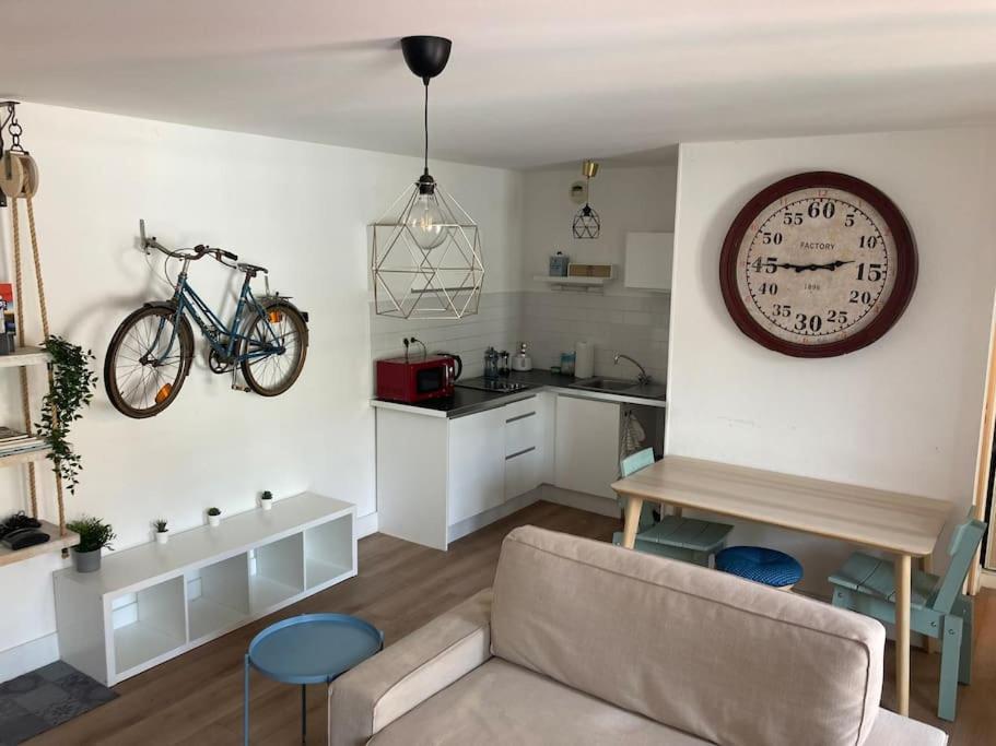 Appartement 1 Chambre Proximite Port De Commerce Et Gare Sncf Brest Luaran gambar